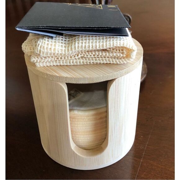 INKO - NWT - Reusable Makeup Remover Pads (20), Laundry Bag & Bamboo Storage Box - Picture 7 of 11